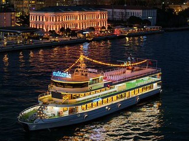 Istanbul Cruise Tour with Dinner